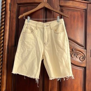 Princess Polly pale yellow Frayed Hem Shorts- Size 4